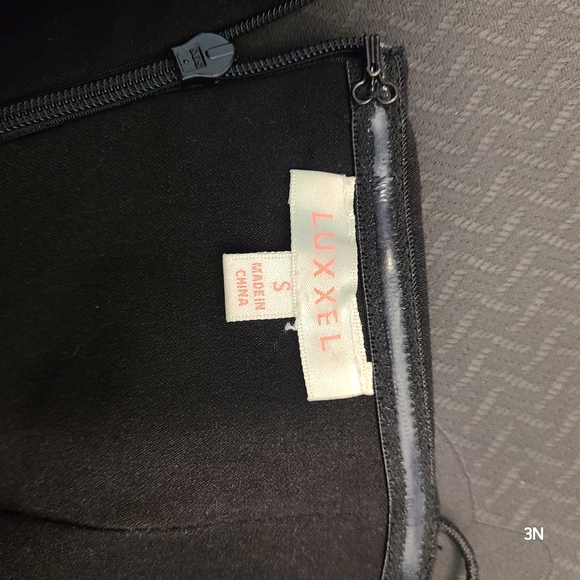 Luxxel LBD with Embroidered Floral Appliqué, S - Picture 9 of 10